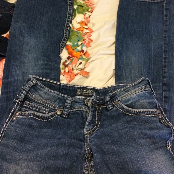 Silver Jeans - Picture 2 of 4