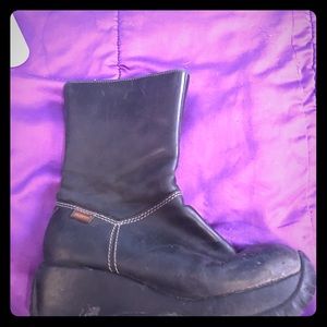 Black leather rocket dog winter boots