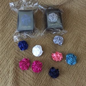 Flower lapels. Silk. Various colors.