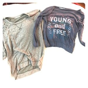 🌟CLOSET CLEAR OUT SALE🌟2 size S Tops bundle