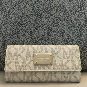 Michael Kors Signature Wallet