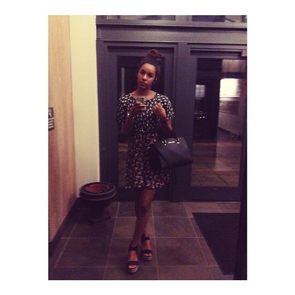 Michael Kors Selma Bag - Picture 3 of 7