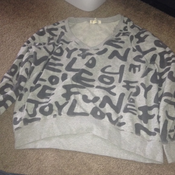 Sweatshirt
