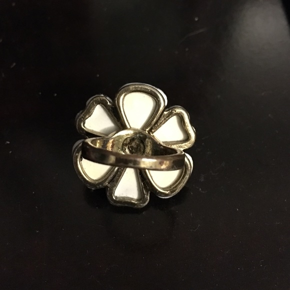 Brown flower Rhinestone Ring - Picture 2 of 4