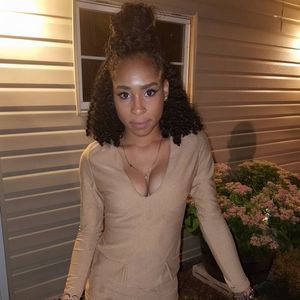 Meet your Posher, Tia