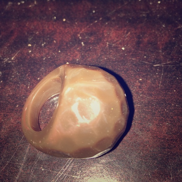 Brown honeycomb etched ring
