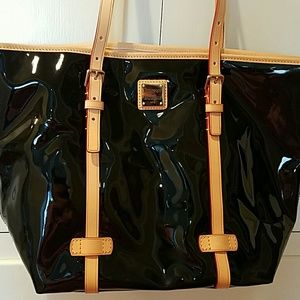Dooney & Bourke Venus East West Patent Leather Dooney & Bourke Venus East West Patent Leather