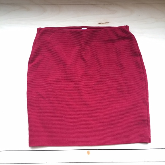 Old Navy red ponte mini skirt Small, tall - Picture 2 of 3