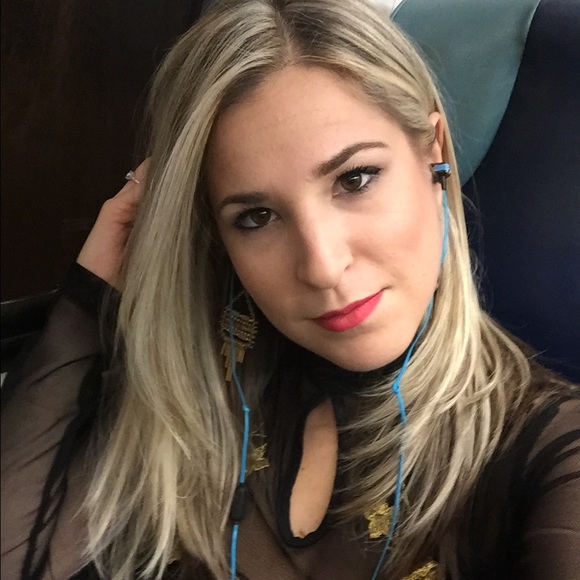 Meet your Posher, Amy - Picture 2 of 7