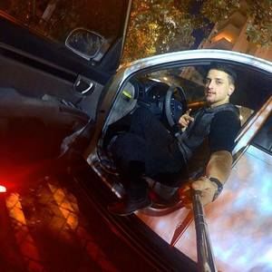 Meet your Posher, Daniel