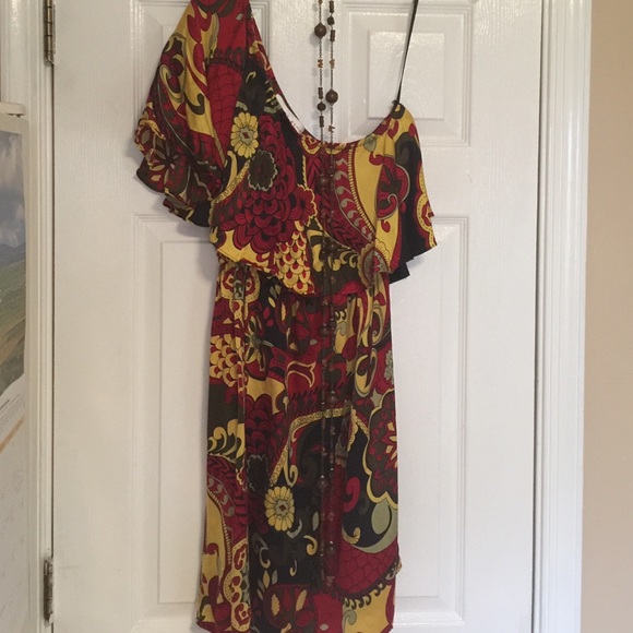 ✨Summer Clearance✨Gorgeous one shoulder dress by