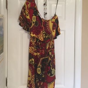 ✨Summer Clearance✨Gorgeous one shoulder dress by