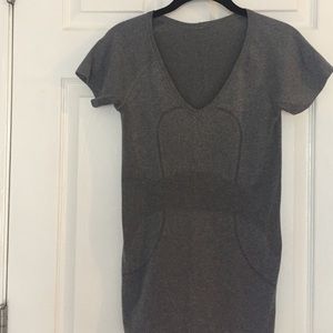 Lululemon tee