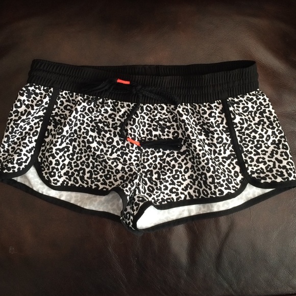 Rip Curl shorts - Picture 1 of 3