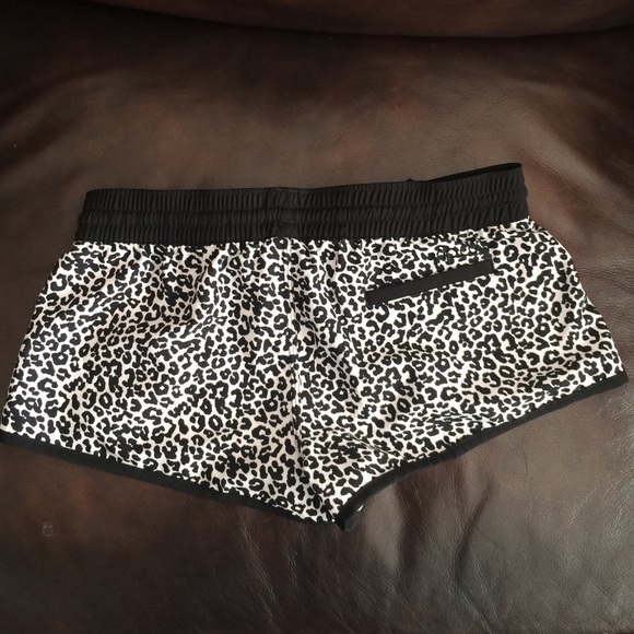 Rip Curl shorts - Picture 2 of 3