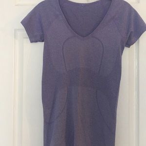 Lululemon tee