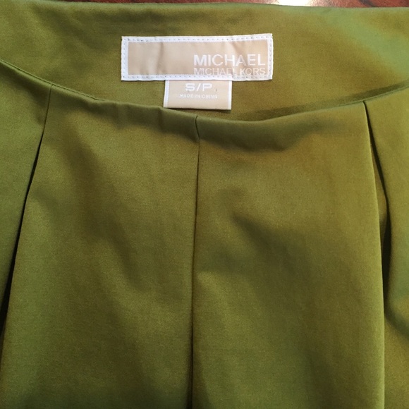 Michael Kors green top - Picture 2 of 3