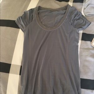 Lululemon scrunch workout shirt