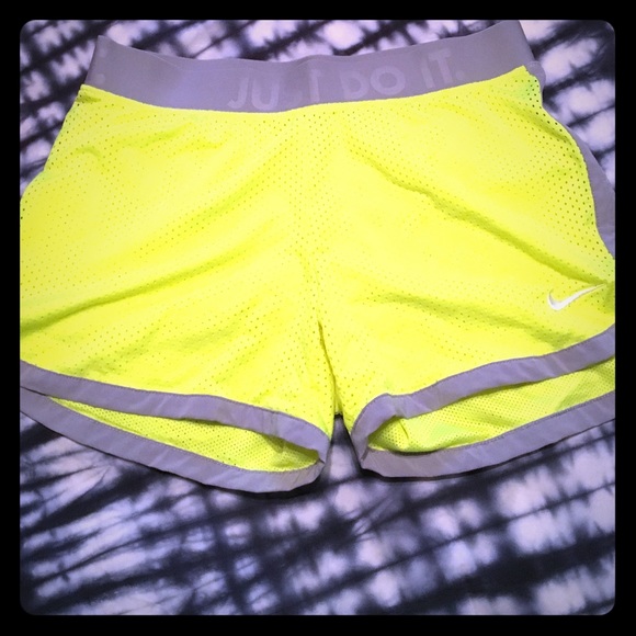 NIKE athletic shorts✌️️