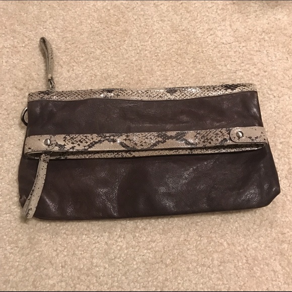 Kenneth Cole Handbags - Kenneth Cole brown leather clutch Kenneth Cole Handbags - Kenneth Cole brown leather clutch
