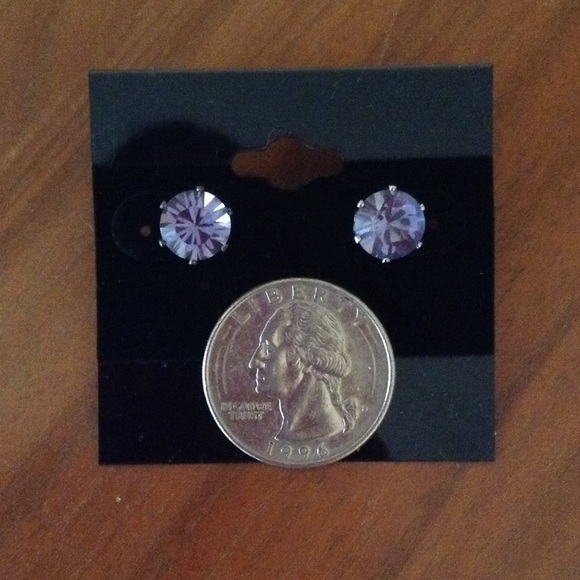 💎 NWOT Amethyst Stud Earrings - Picture 2 of 4