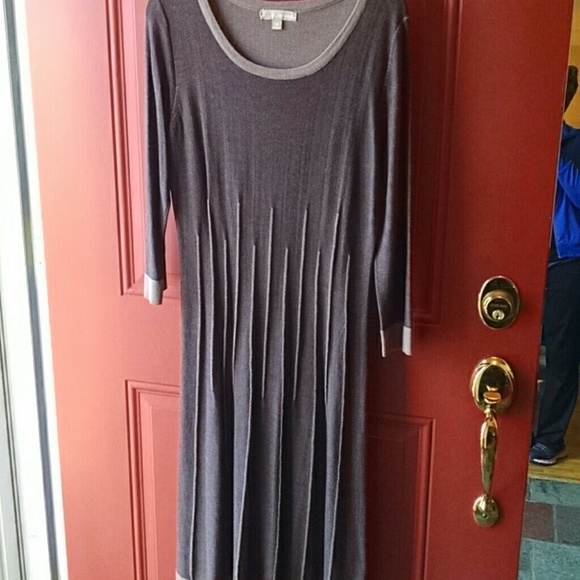 Dress - Picture 1 of 3