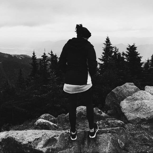 Meet your Posher, Courtney - Picture 6 of 7