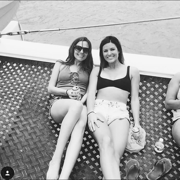 Meet your Posher, Courtney - Picture 2 of 7