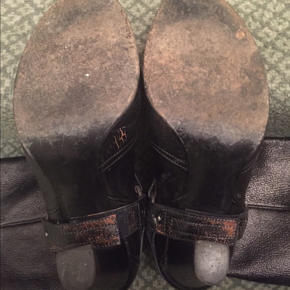 Black calf length Buckled moto boot - Picture 4 of 4