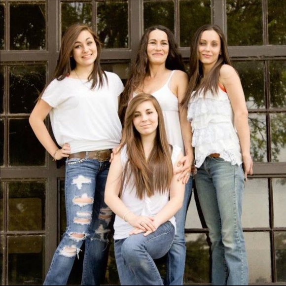 Meet your Posher, Sara - Picture 3 of 3