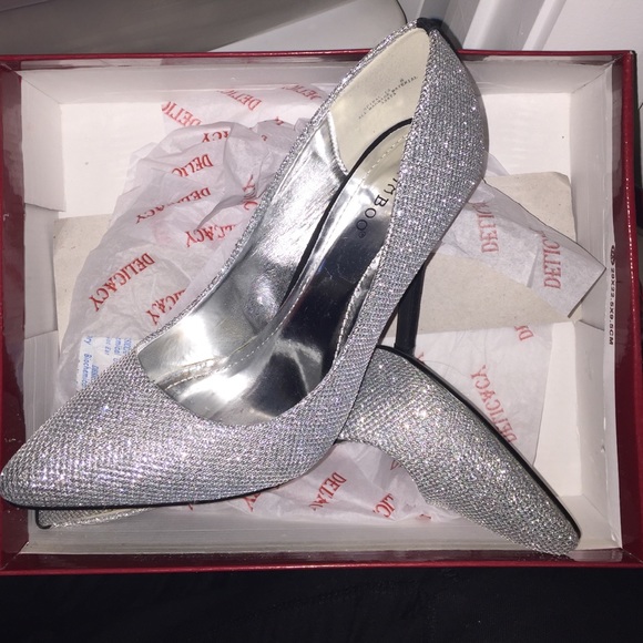 Silver pumps