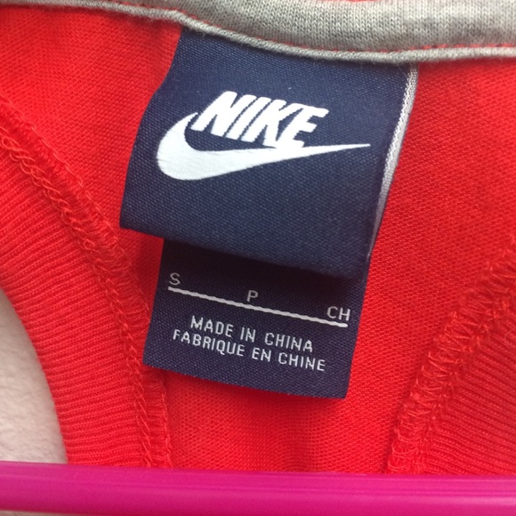 Nike workout top - Picture 3 of 3