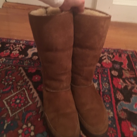 Chestnut uggs