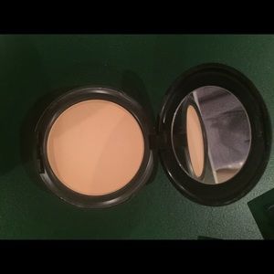 Mac studio fix powder used once on a client.