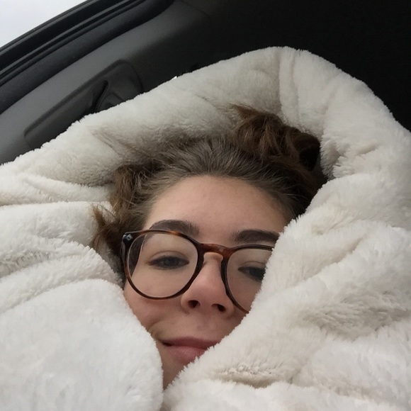 Meet your Posher, Liz