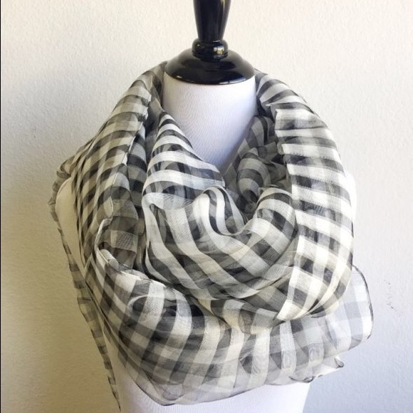 Gauze Chiffon Fuffy Black & White Plaid Scarf wrap