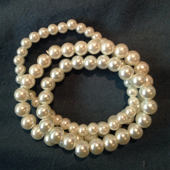 Set of 3 fake pearl brackets