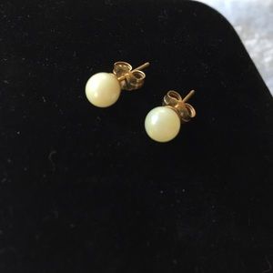 14k Gold Pearl Stud Earrings