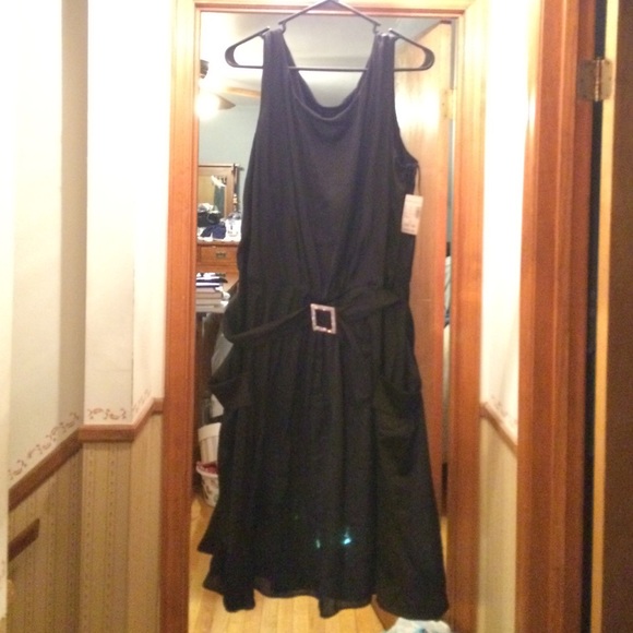 NWT Dressbarn 22W black dress with belt