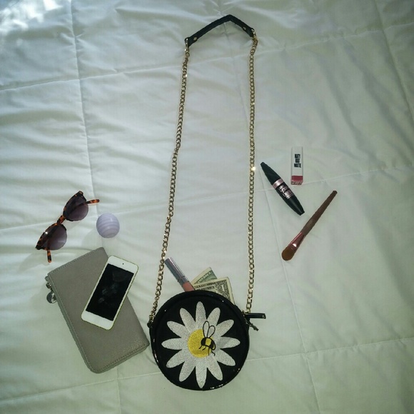 Purse - Picture 1 of 4