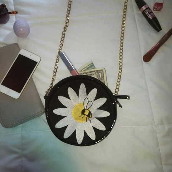 Purse - Picture 2 of 4