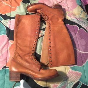 Vintage Frye lace up boots!