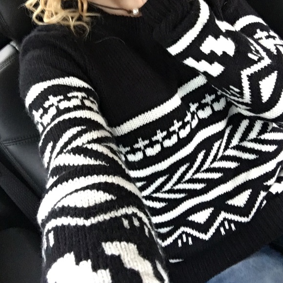 Aztec black & white sweater