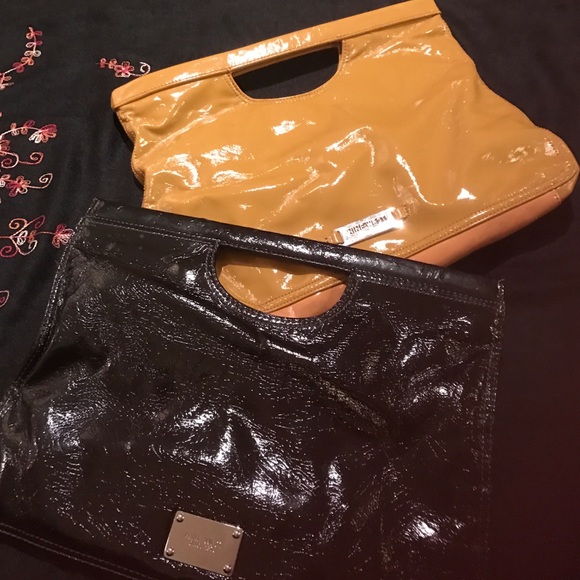 Handbag.