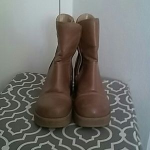 6.5 Tan Mudd Boots