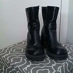 Size 7 Skechers Black Boots