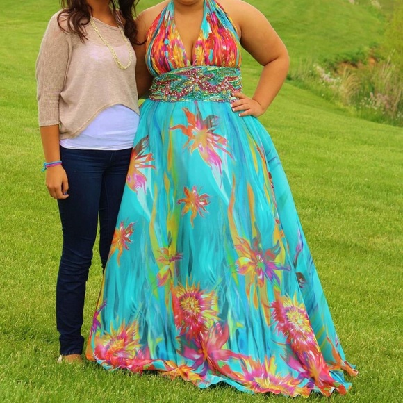 Gorgeous gown! Size 18. Worn once for a few hours!