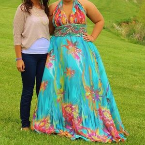 Gorgeous gown! Size 18. Worn once for a few hours!