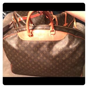 Authentic LV garment bag excellent condition
