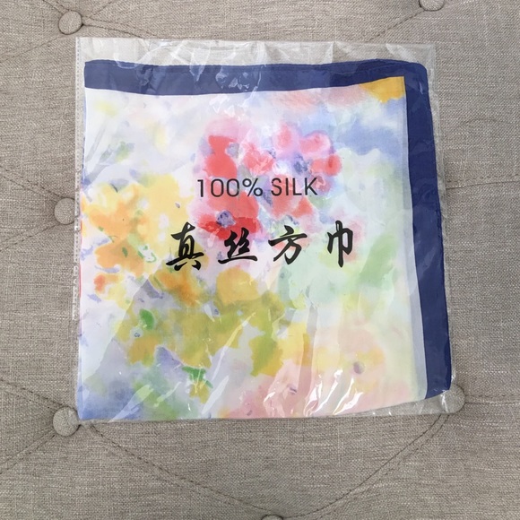 ✅ Silk Scarf from CHINA - Picture 1 of 2